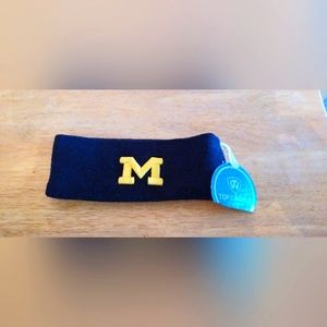 MICHIGAN WOLVERINES BLOCK M & U EMBROIDERED SKI BAND.